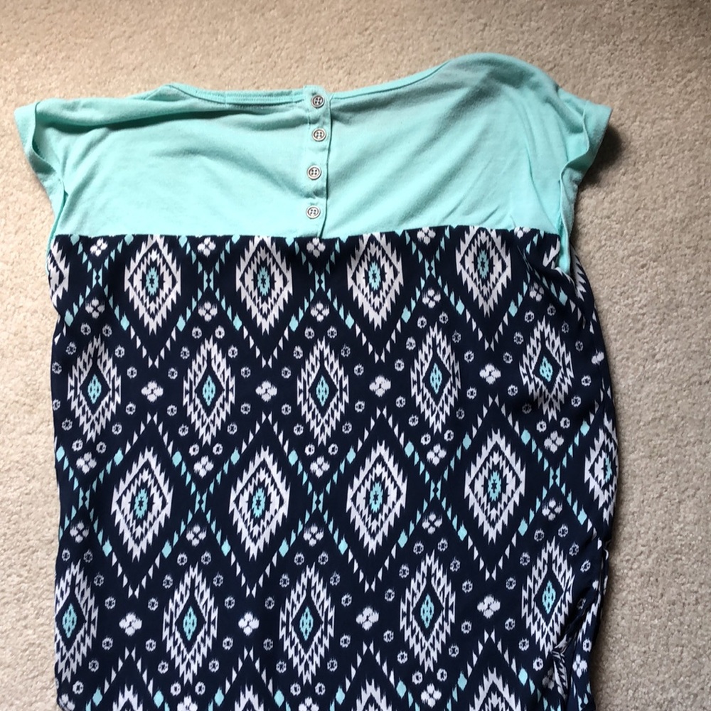 Cute top! - Picture 3 of 3
